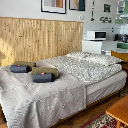 Lux Lotnisko Apartmán *